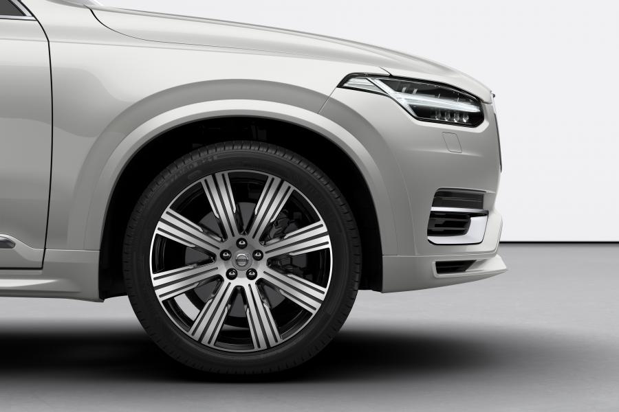 Колеса Volvo XC90 T8 Twin Engine Inscription 2019 года  (WW) (фото 7 из 23)